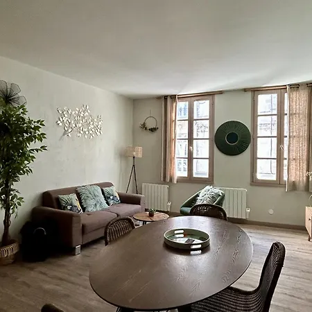 Апартаменты Le Grand Merciers T3 *
